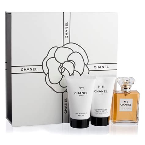 chanel always brilliant|Chanel no 5 gift set.